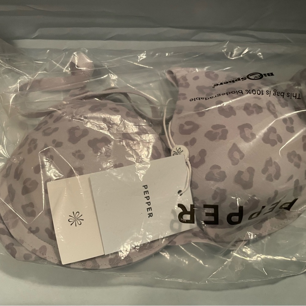 NWT Pepper Leo Slate Lift Up Bra